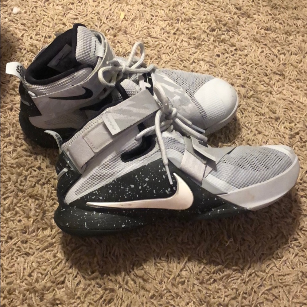 nike lebron basketball shoes